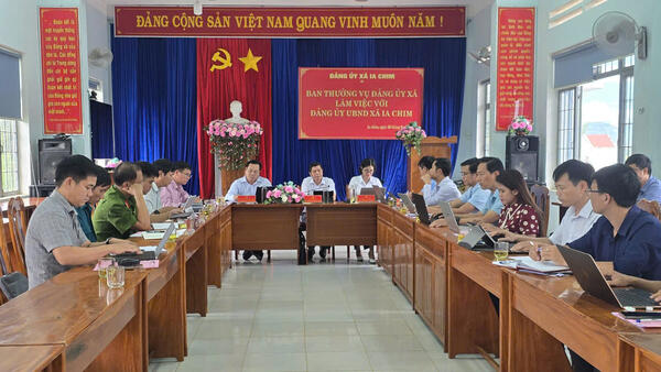 BAN THƯỜNG VỤ ĐẢNG ỦY XÃ IA CHIM TỔ CHỨC BUỔI LÀM VIỆC VỚI ĐẢNG ỦY UBND XÃ